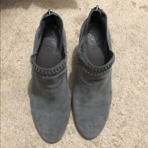 Vince Camuto bootie size 7